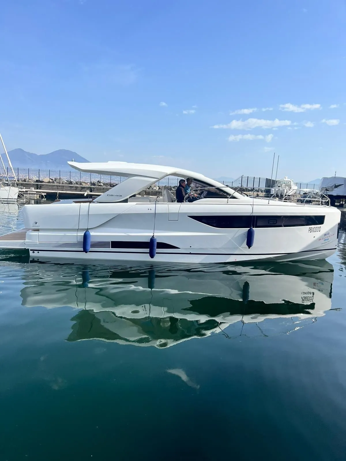 Rent a 13m Motor Boat Jeanneau DB 43 in Naples