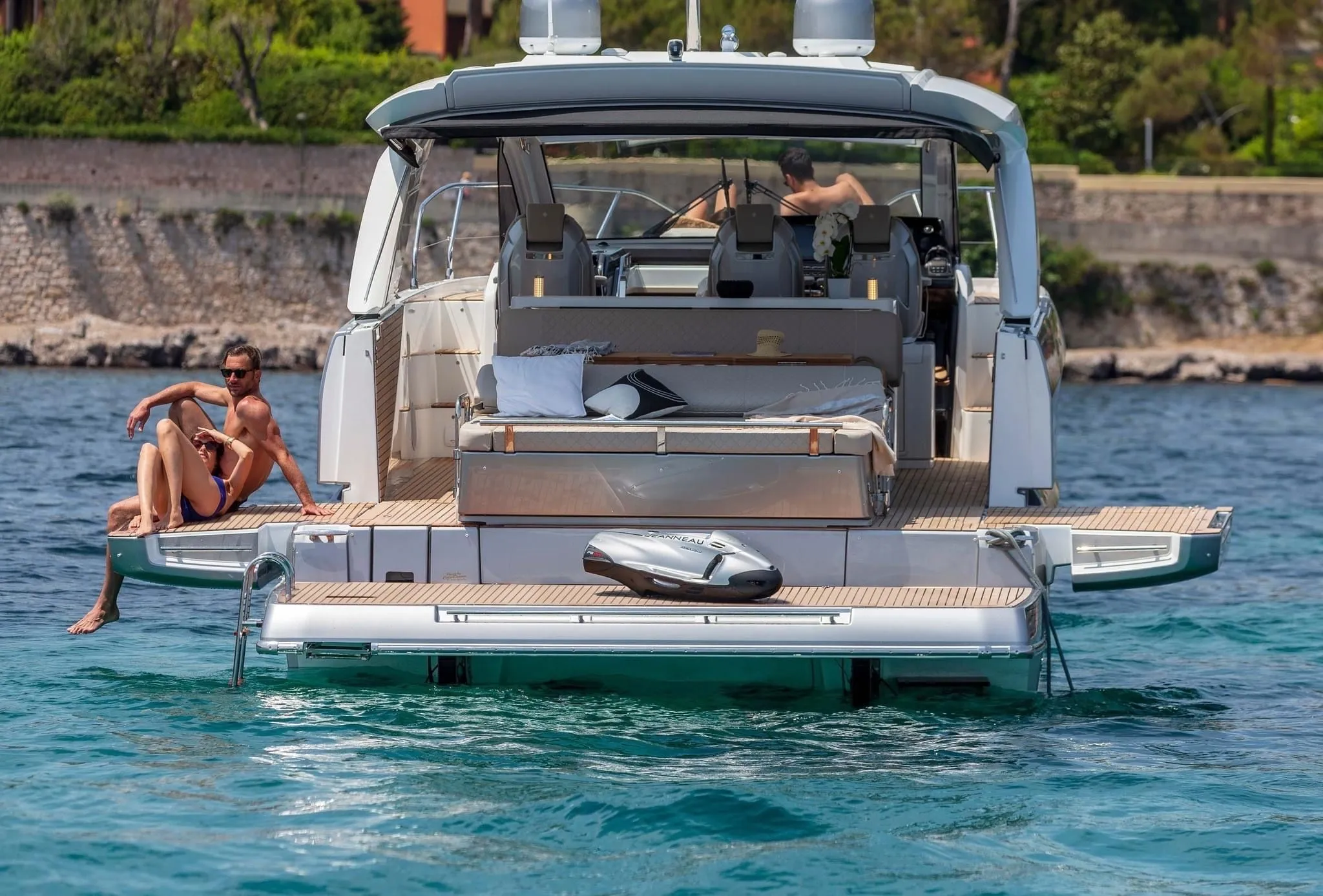 Rent a 13m Motor Boat Jeanneau DB 43 in Naples