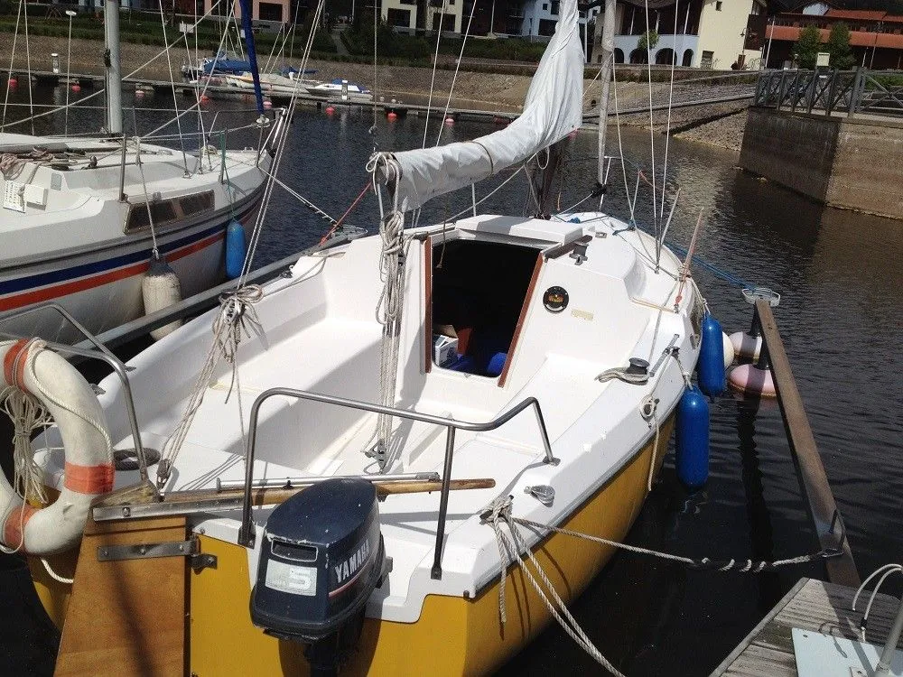 6m Lipno nad Vltavou Sailing Yacht Hire