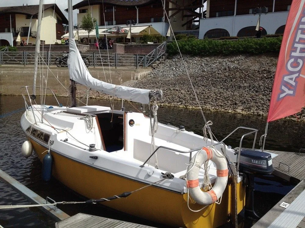 Flirt Charter Boat