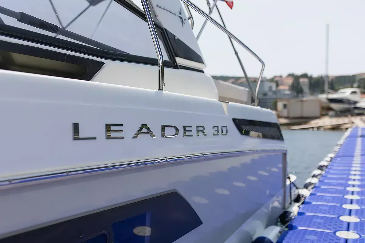 Leader 30 лодка на прокат - 4