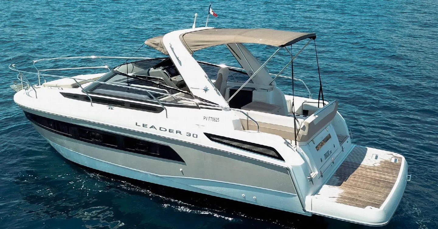 Rent a 9.23m Jeanneau Leader 30 in Golfe-Juan