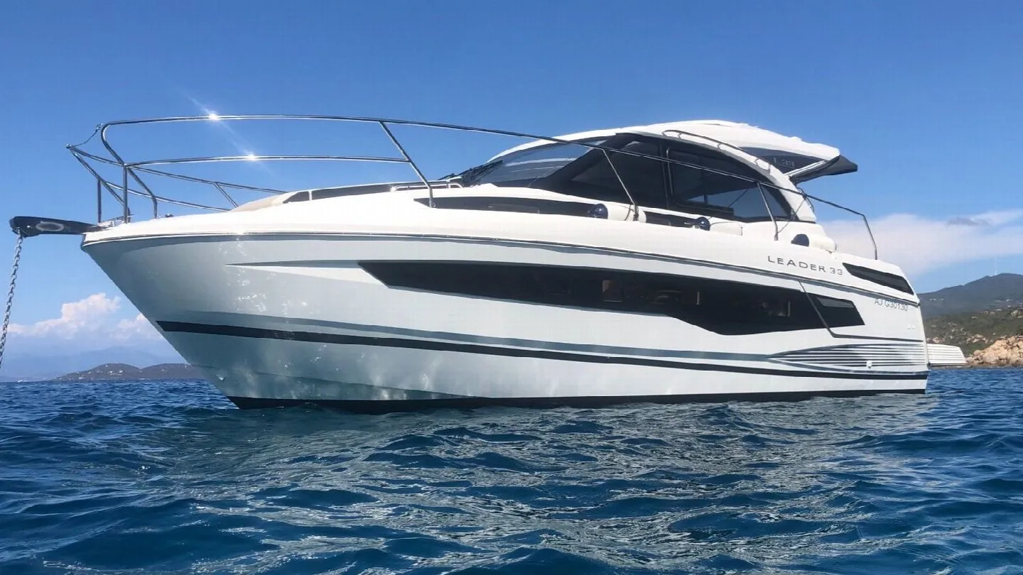 Rent a 10.56m Jeanneau Leader 33 in Ajaccio