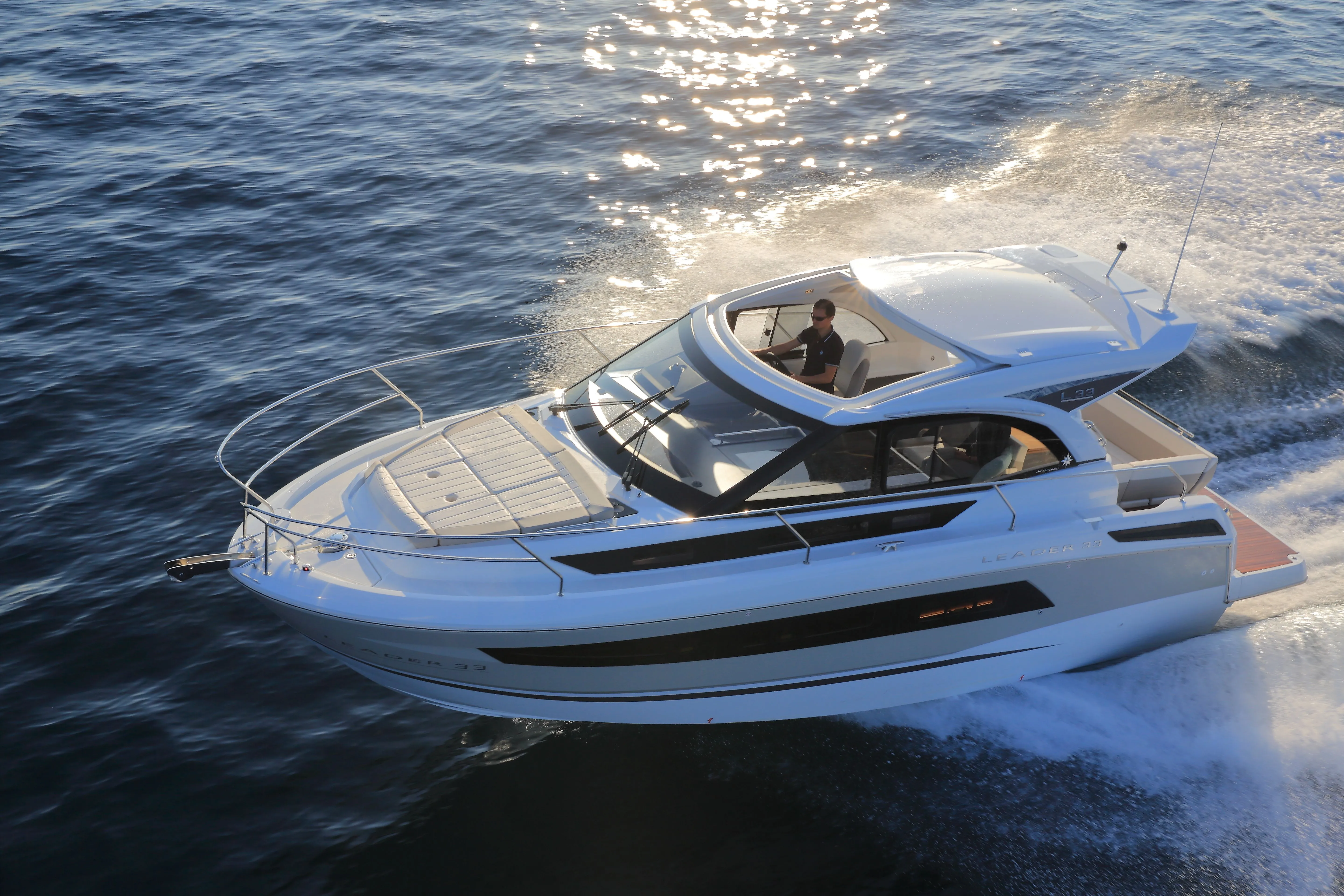 10.56m Antibes Motor Yacht Hire