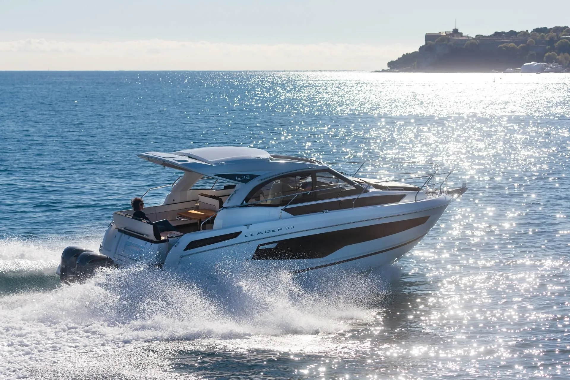 10.56m Golfe-Juan Motor Yacht Hire