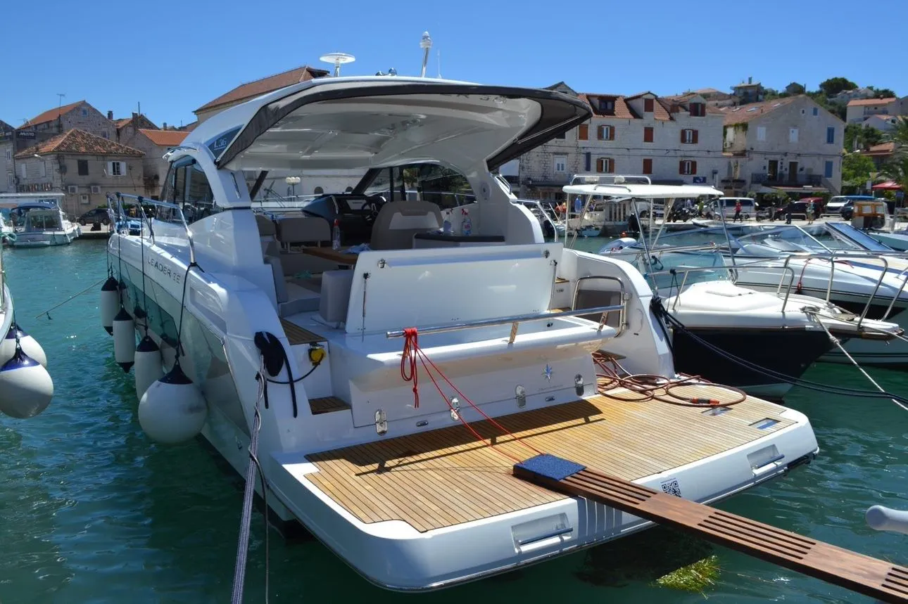 Чартер Leader 1 - 4