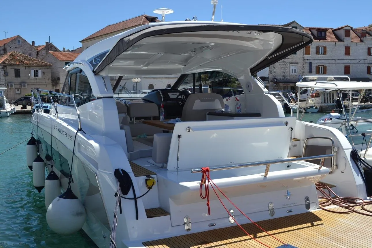 Чартер Leader 1 - 5