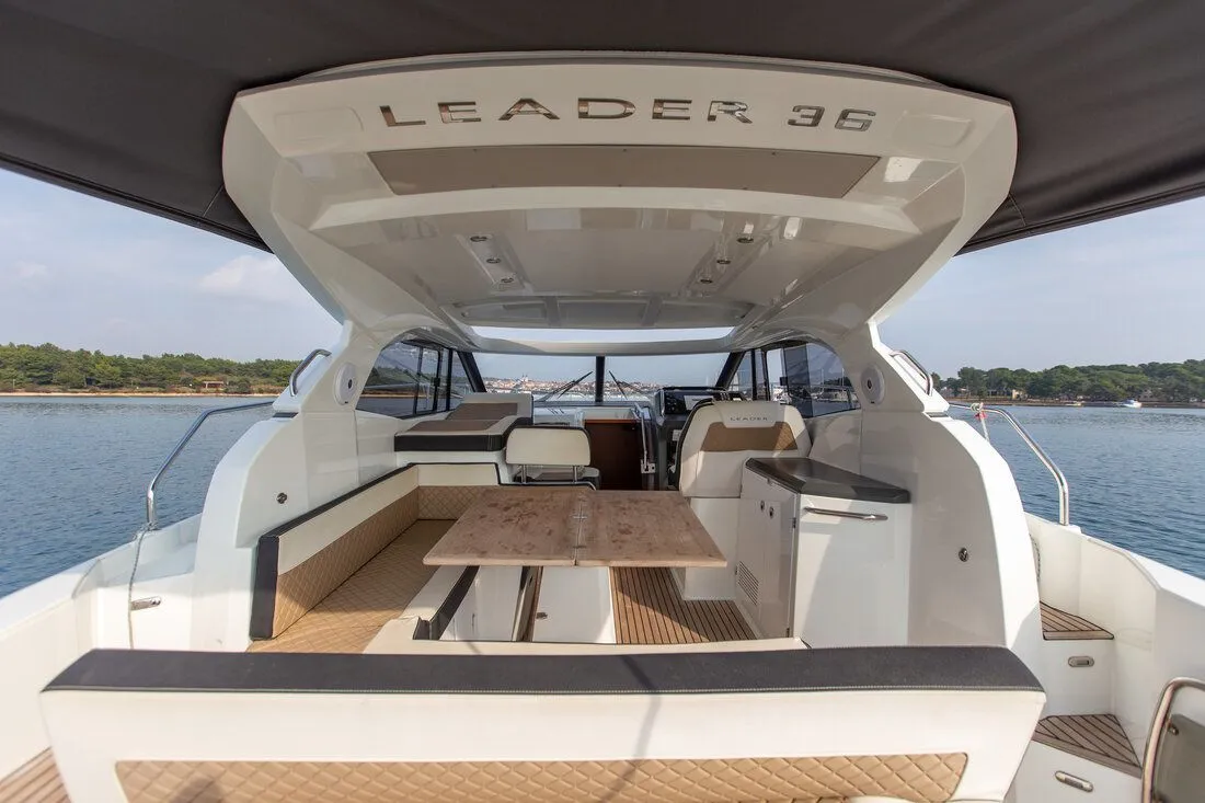 Leader Charter Boat