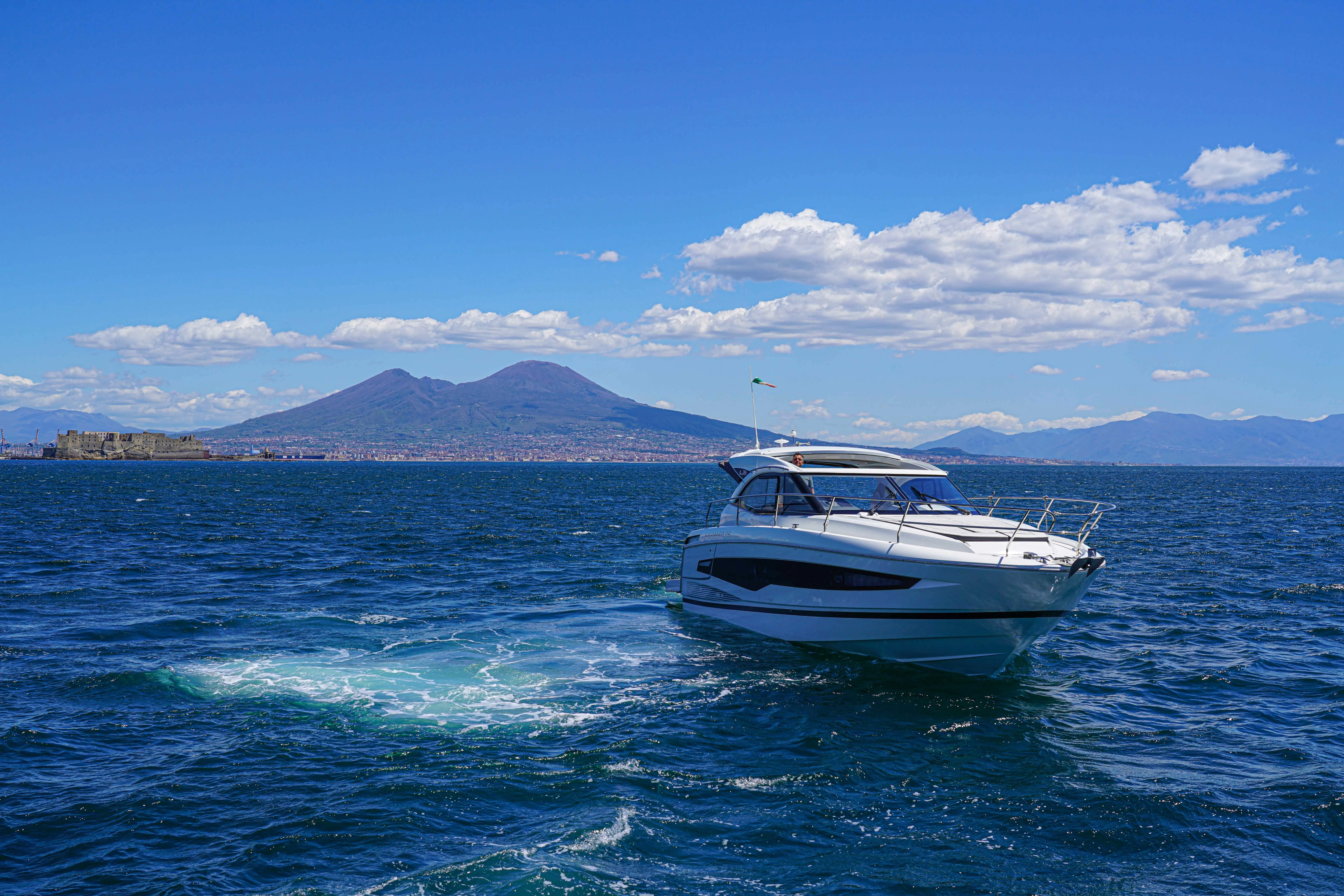 Charter a 11.5m Jeanneau Leader 36 Motor Yacht in Naples