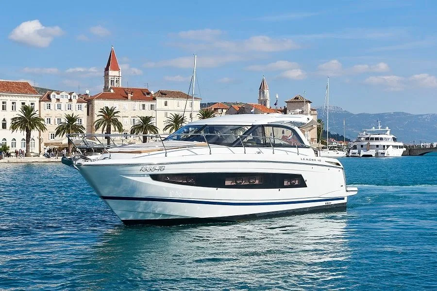 Leader 40 Charter Boat