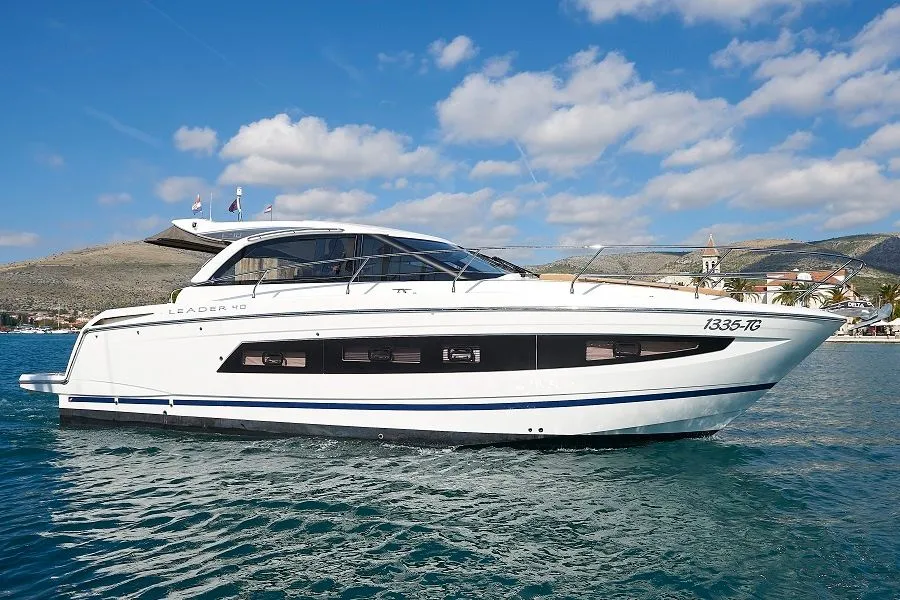 Rent a 12.33m Jeanneau Leader 40 in Trogir