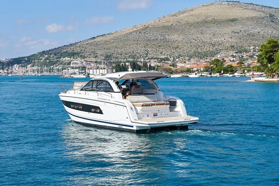 Rent a 12.33m Jeanneau Leader 40 in Trogir