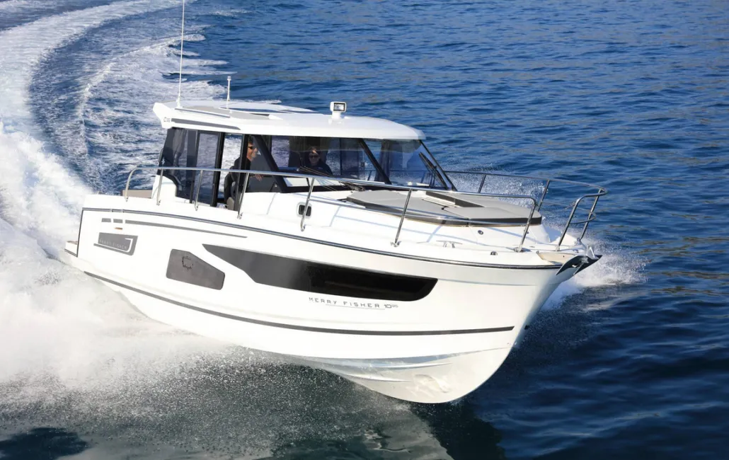 Rent a 10.5m Boat in Cannigione