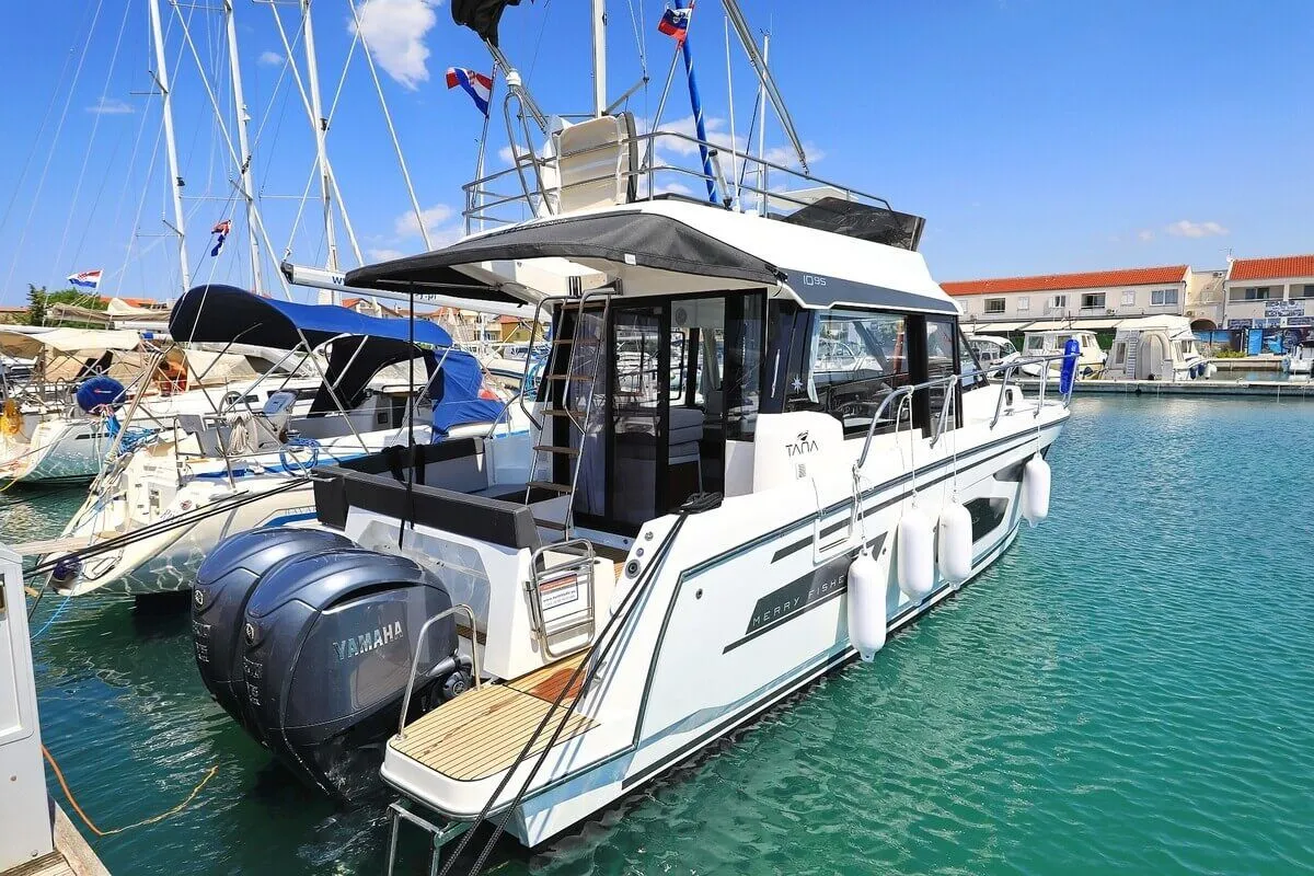 Charter a 10.5m Boat in Pirovac