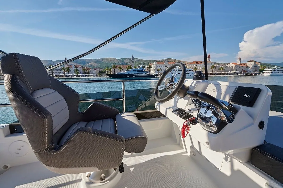 Rent a 10.5m 3 Cabin Motor Yacht in Trogir