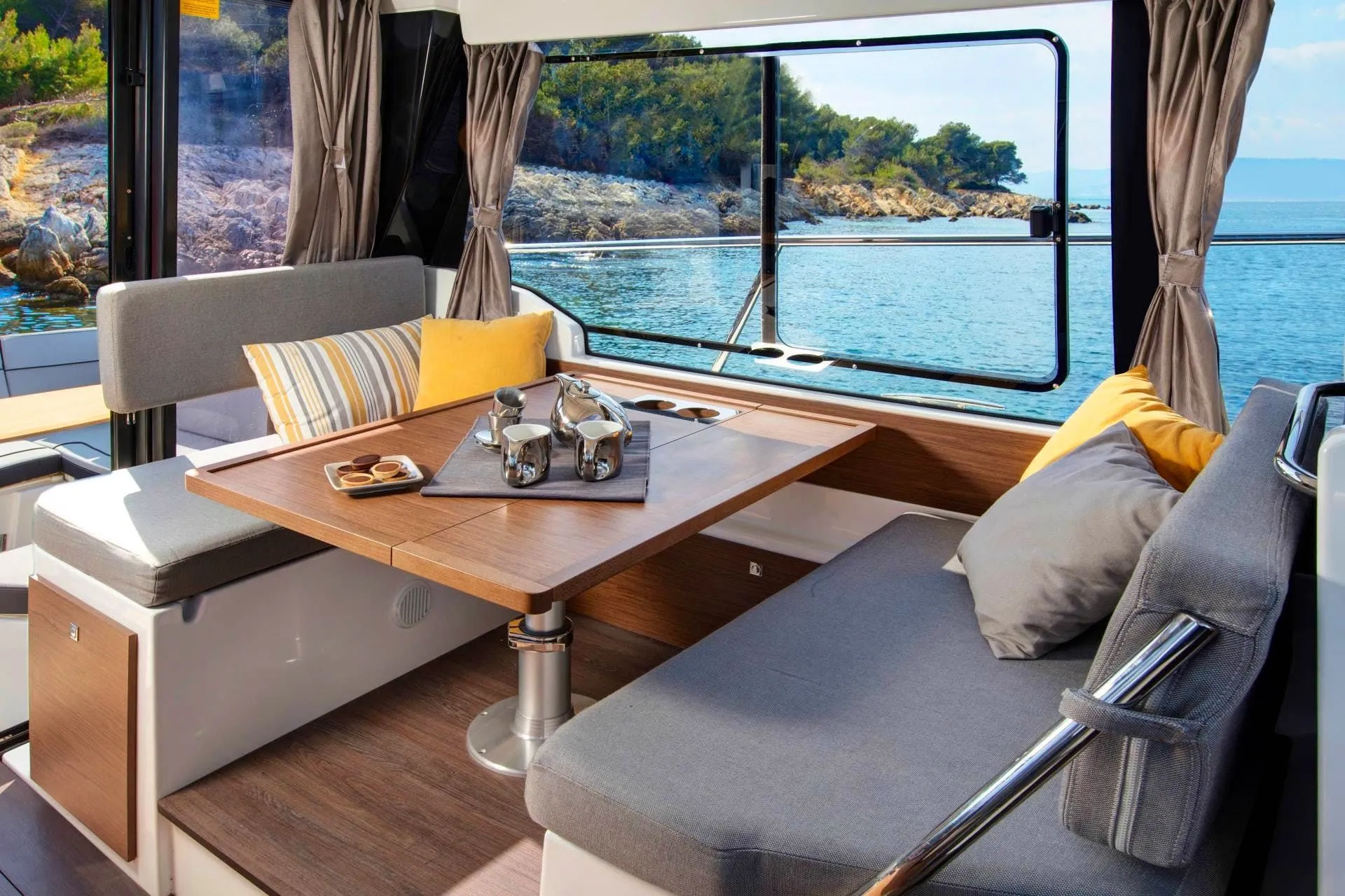 Hera Charter Boat
