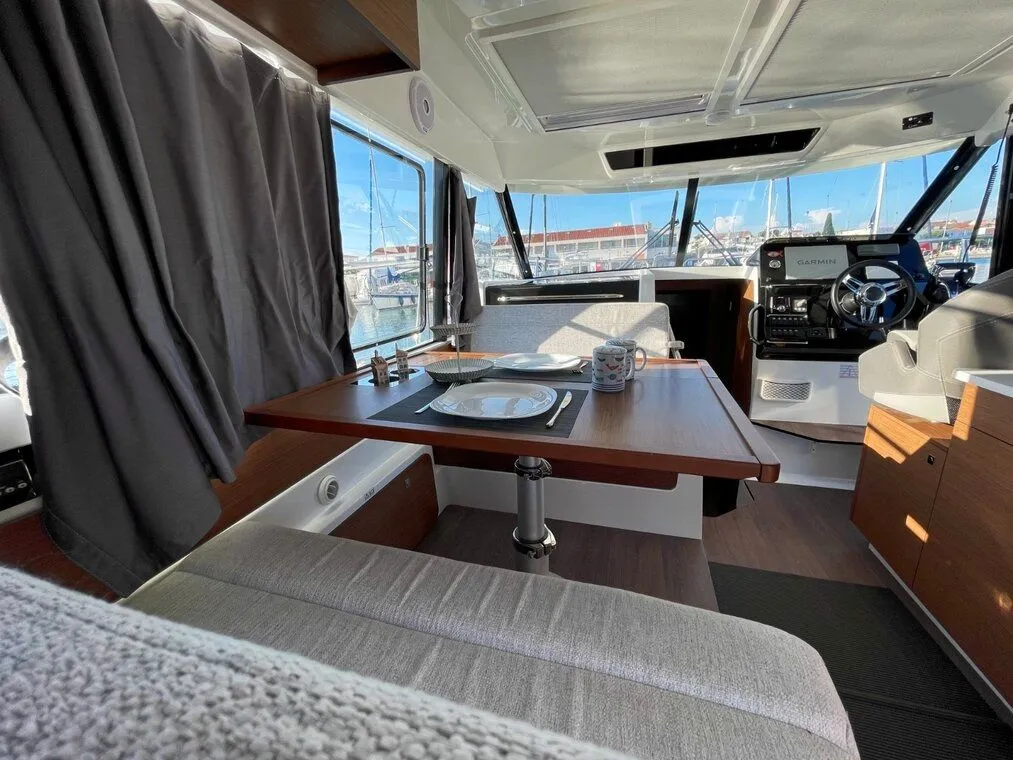 Ojj Misia Charter Boat