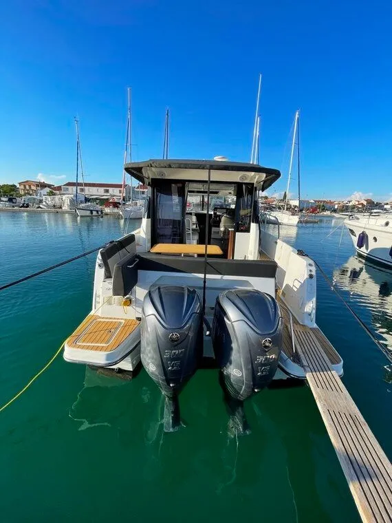 Ojj Misia Charter Boat