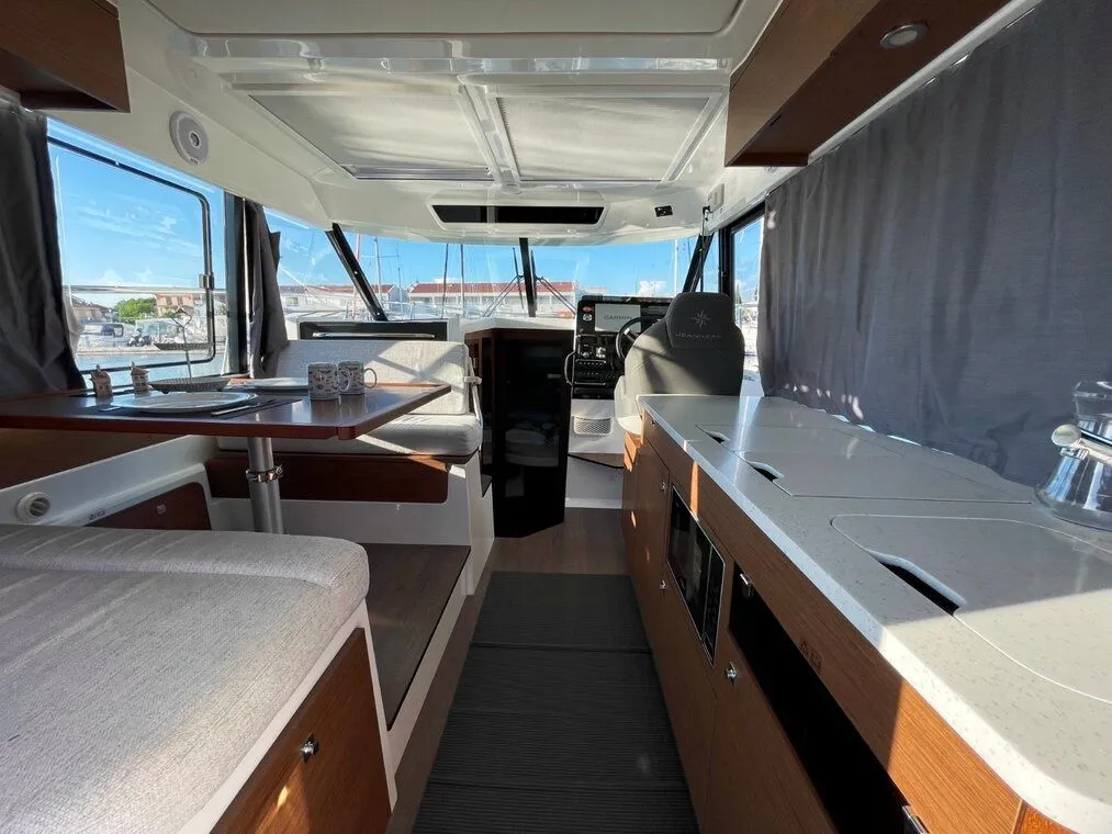 10.5m Pirovac Jeanneau Merry Fisher 1095 Hire
