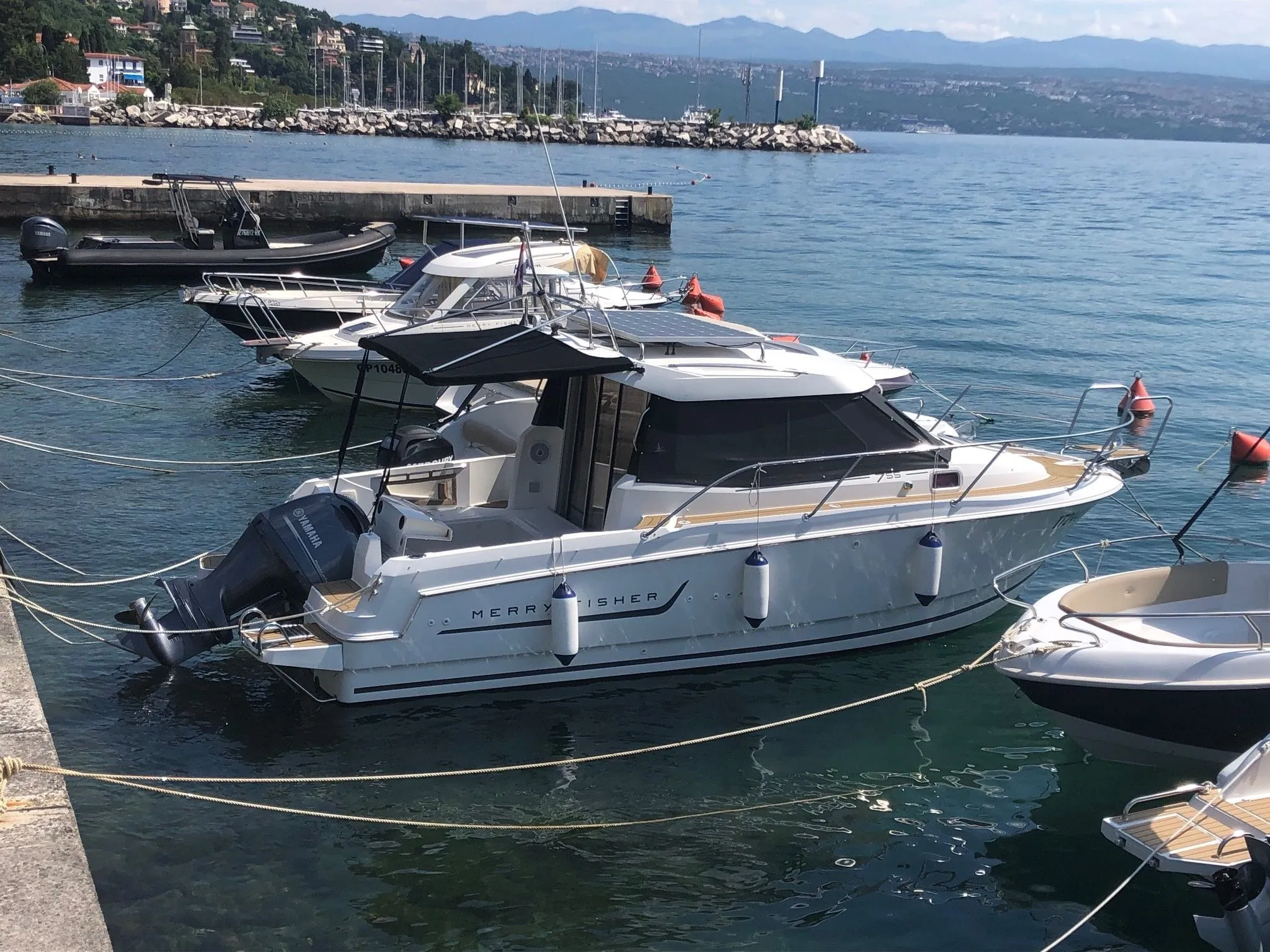 Rent a 7.4m Motor Yacht in Opatija
