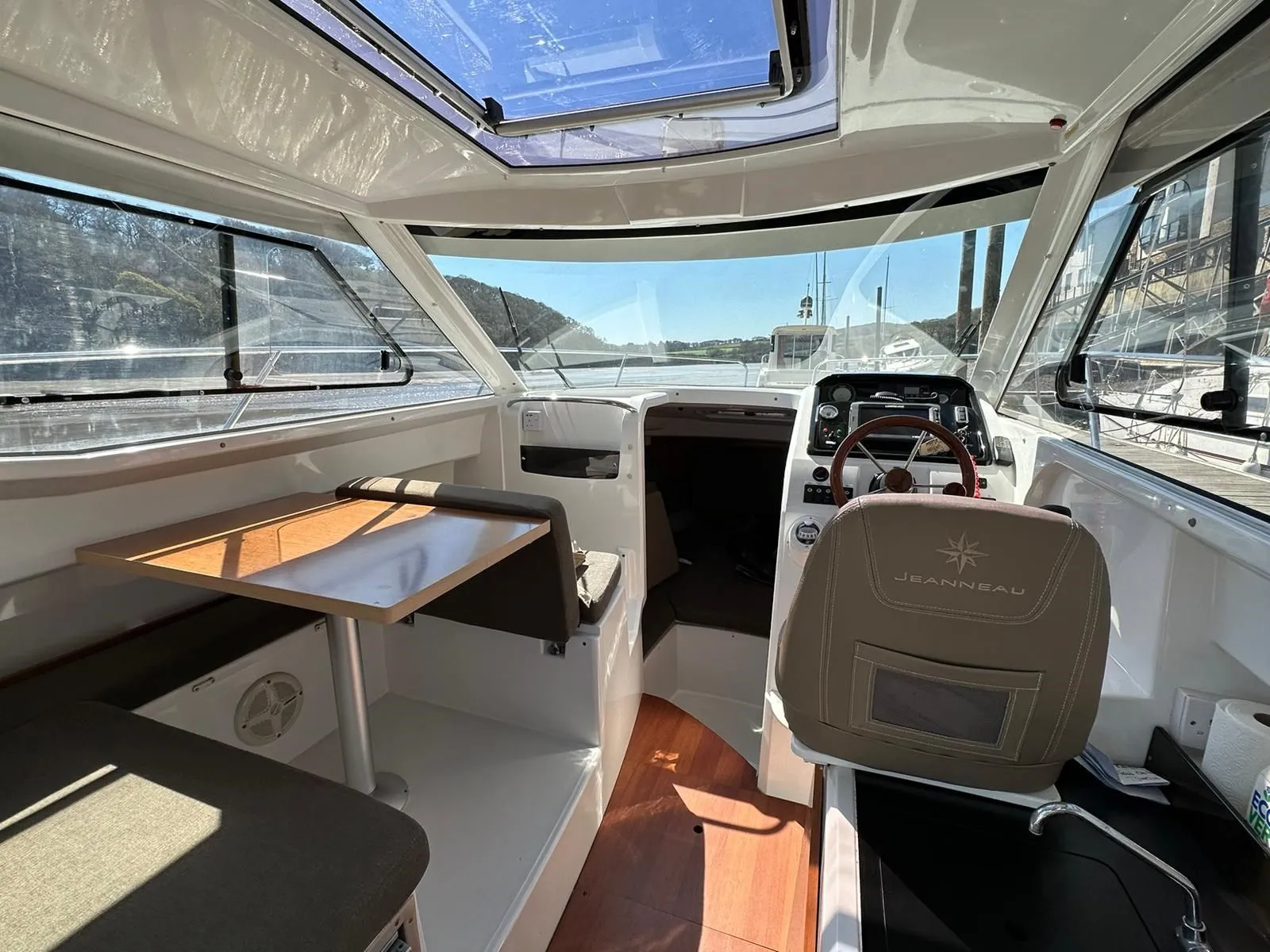 279490 MA Charter Boat