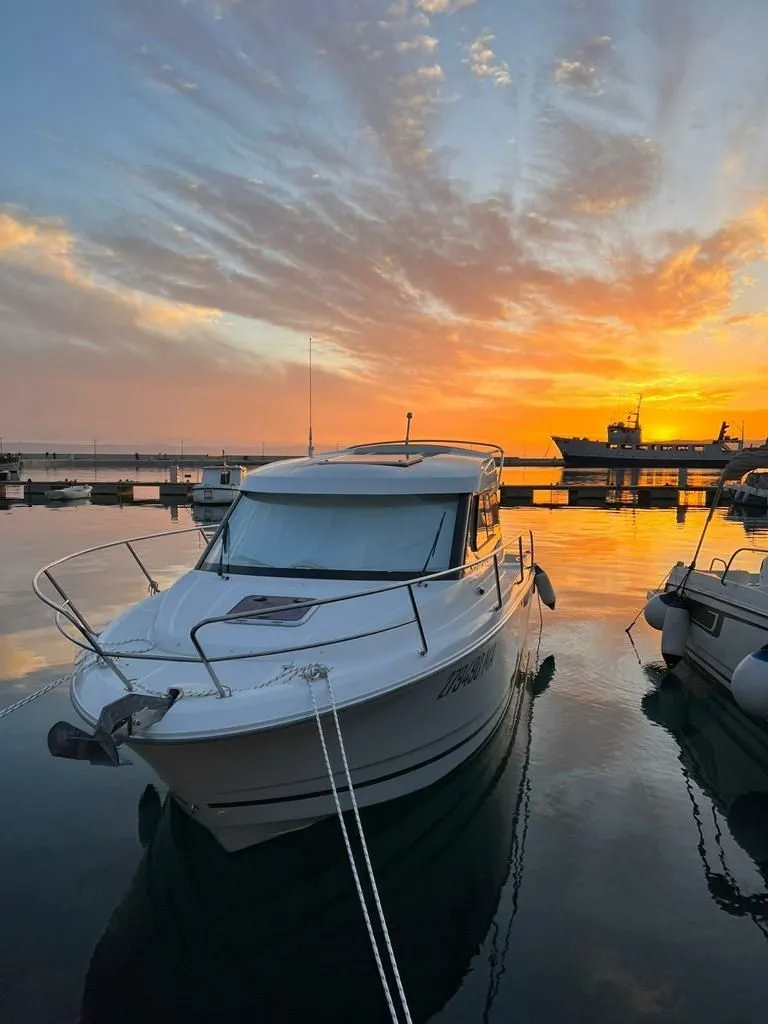 Explore Makarska on a 7.4m Rental Motor Yacht Jeanneau Merry Fisher 755