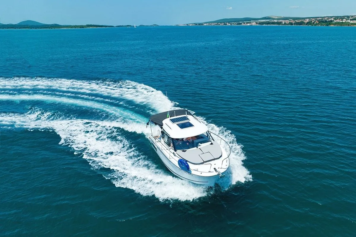 Frida Charter Boat