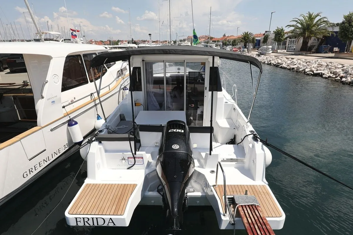 Explore Biograd na Moru on a 7.95m Rental Motor Yacht