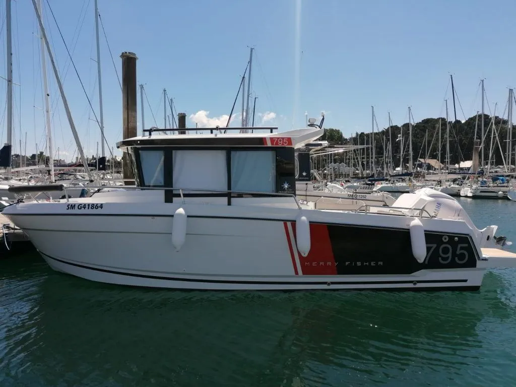 6.97m Saint Malo Jeanneau Merry Fisher 795 Motor Yacht Hire