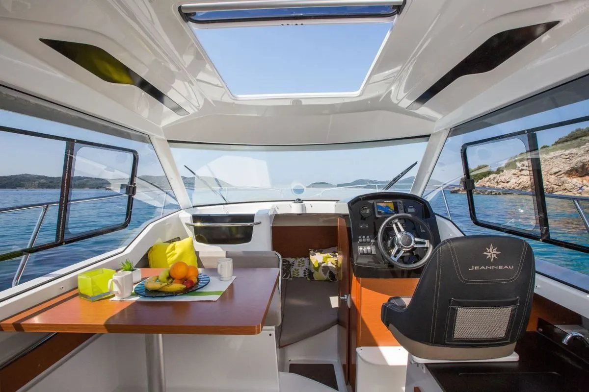Rent a 6.97m Jeanneau Merry Fisher 795 Motor Yacht in La Trinite-sur-Mer