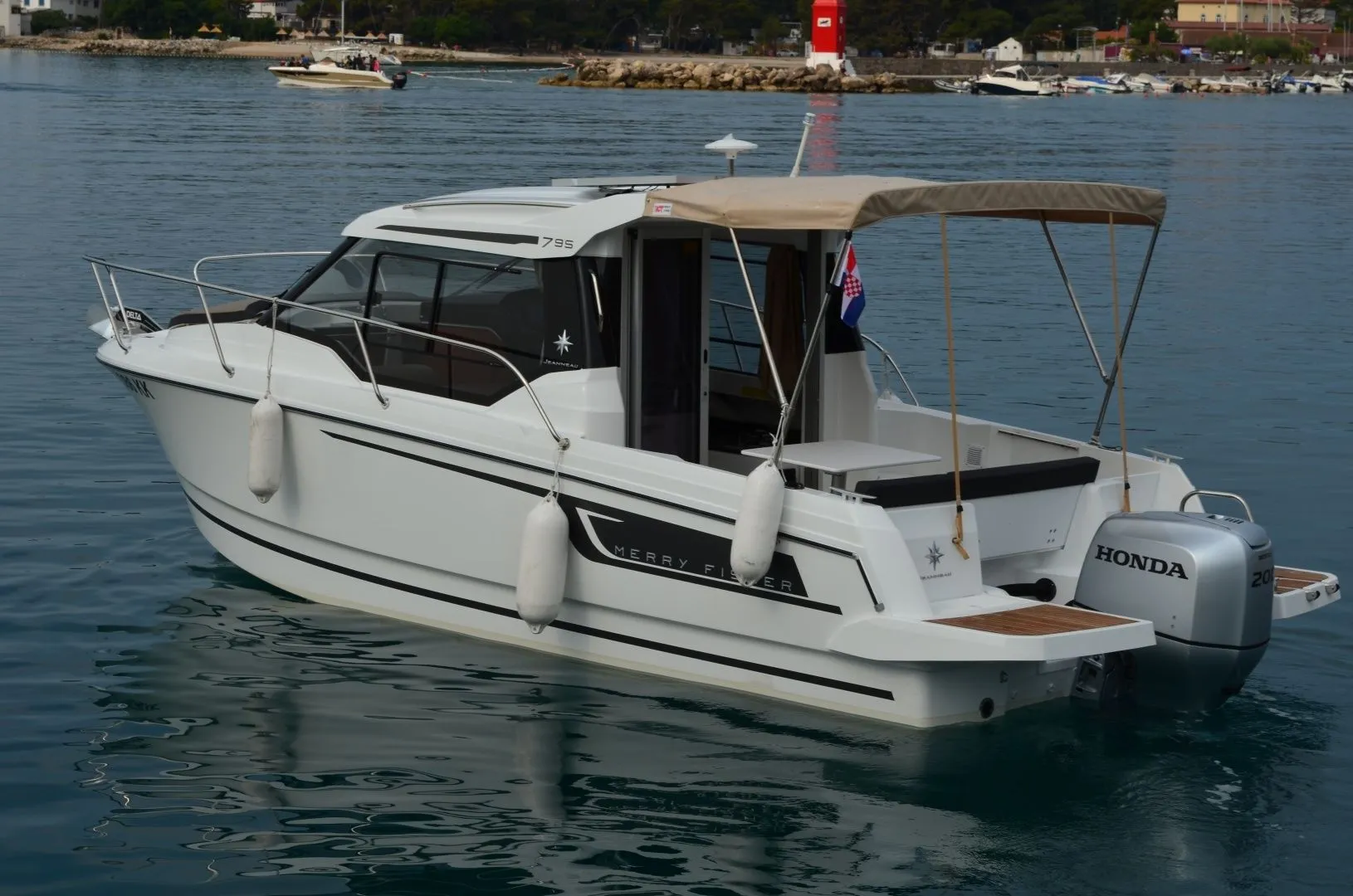 Charter a 8m Jeanneau Merry Fisher 795 in Krk