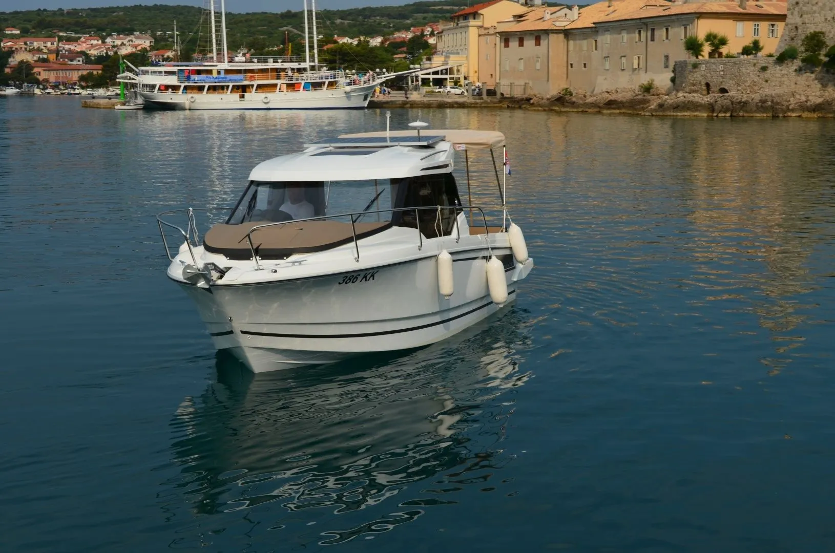 Charter a 8m Jeanneau Merry Fisher 795 in Krk