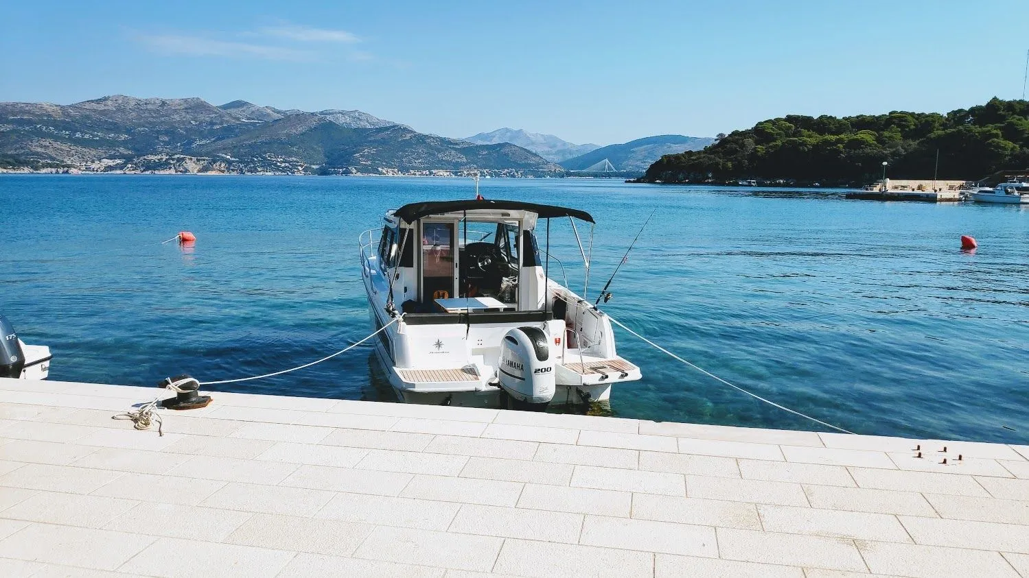 Rent a 7.95m Motor Boat Jeanneau Merry Fisher 795 in Dubrovnik