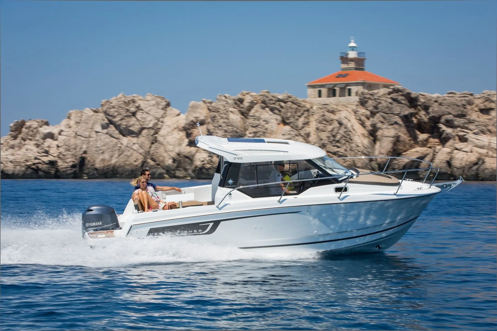 7.43m Umag Motor Yacht Hire