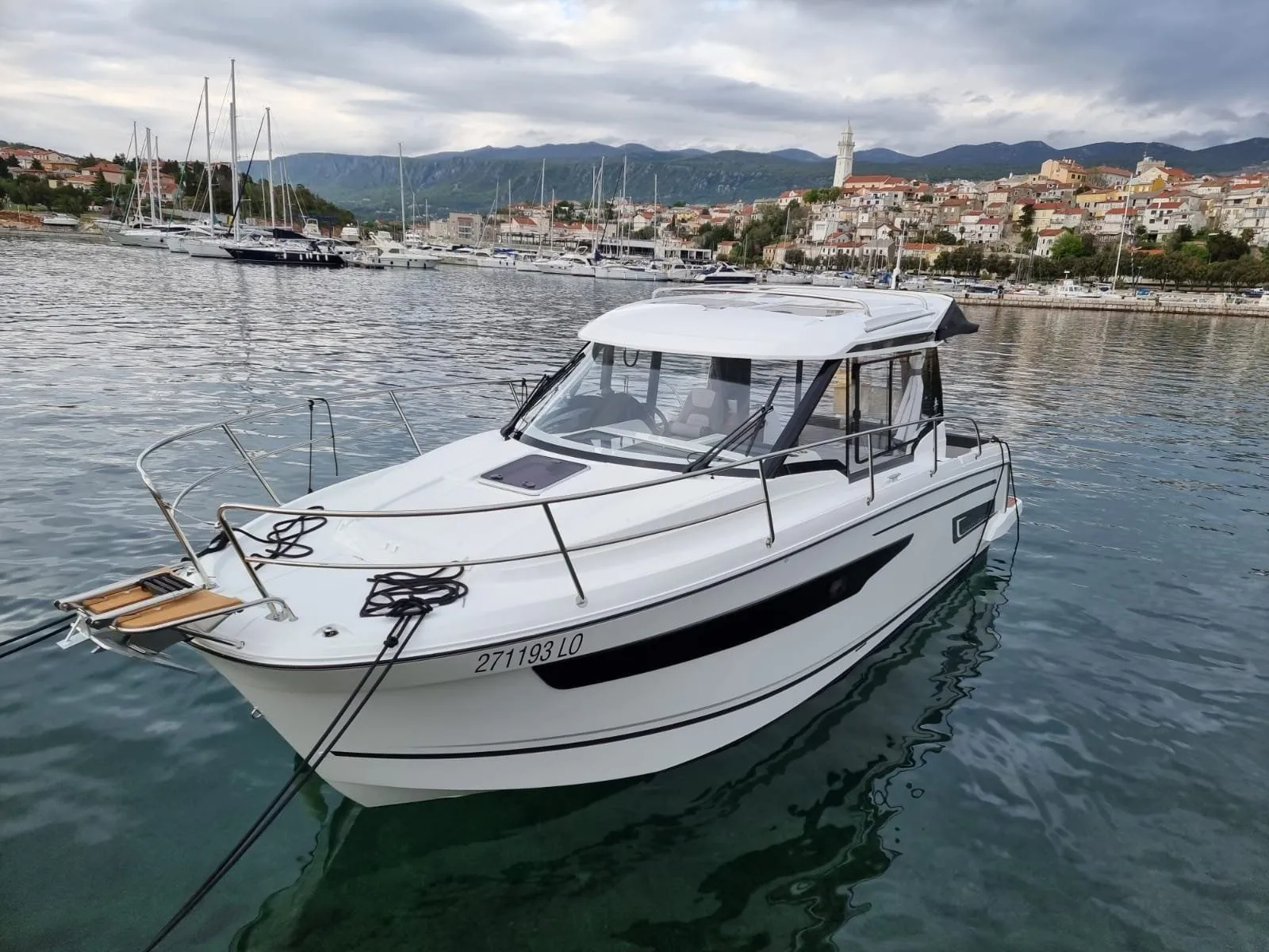 No Name Charter Boat