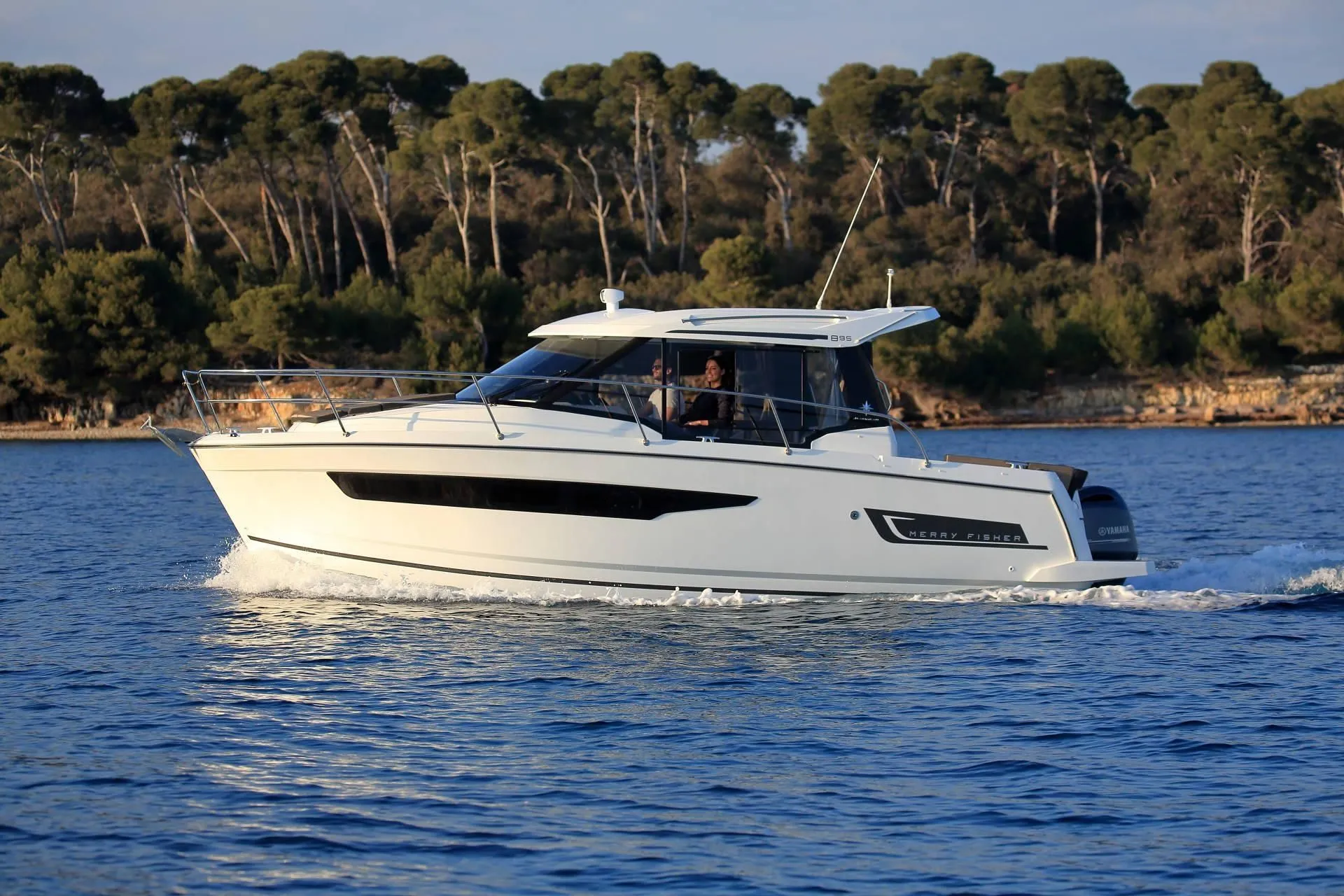 Charter a 8.9m Jeanneau Merry Fisher 895 in Krk