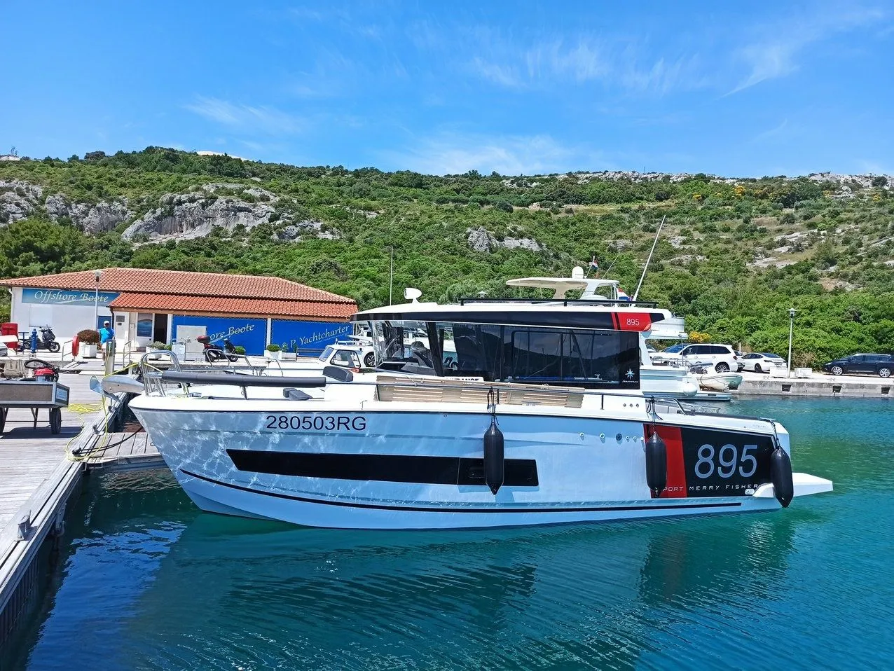 Explore Primošten on a 8.9m Rental Motor Yacht