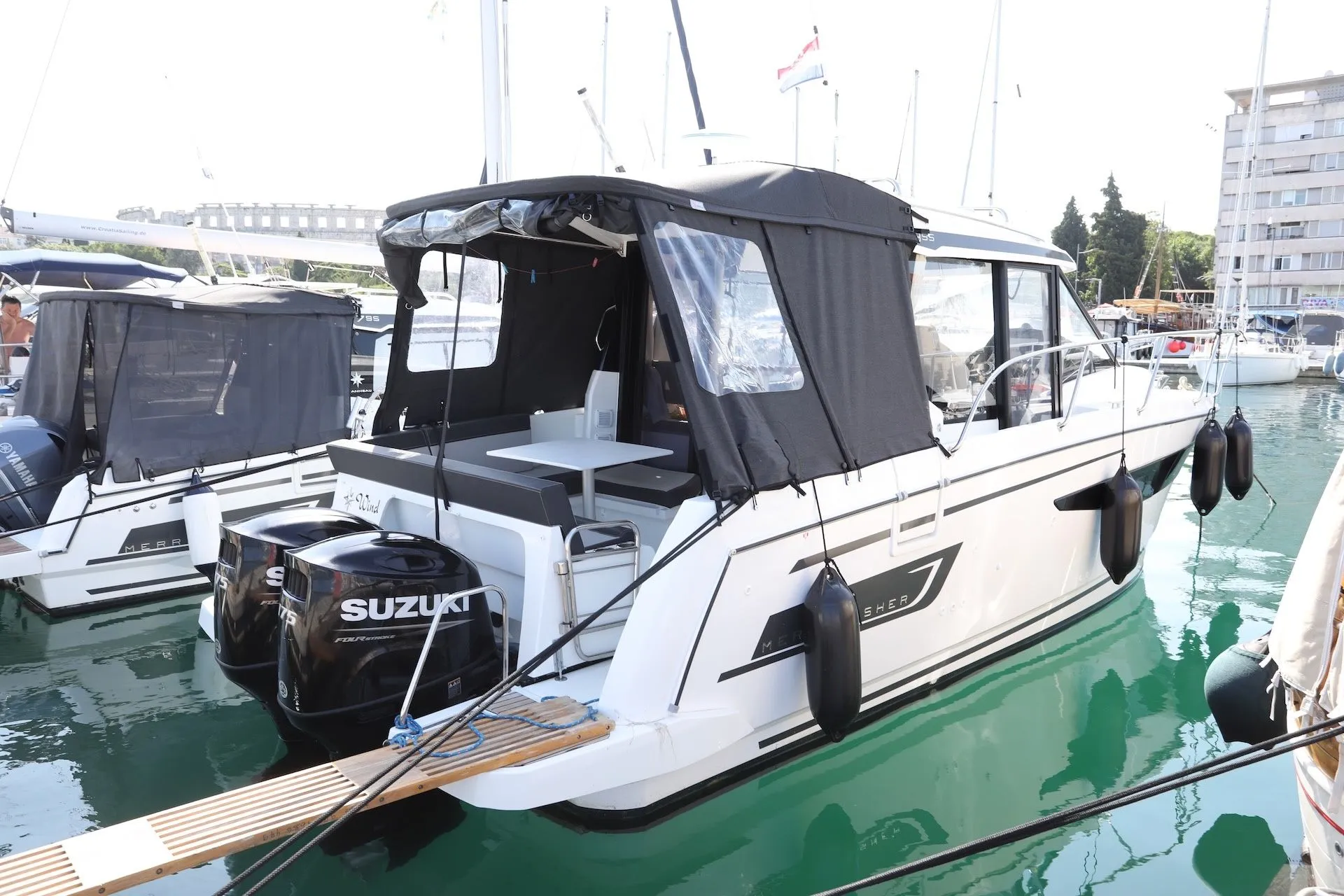 Rent a 8.9m Jeanneau Merry Fisher 895 in Pula