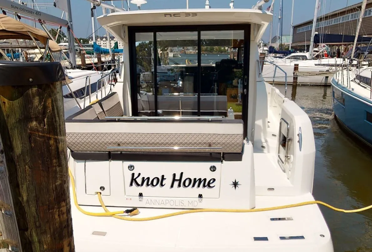 Charter a 10.5m Motor Yacht Jeanneau NC 33 in Annapolis