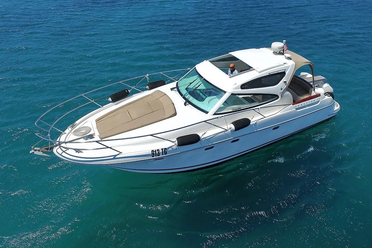 Boat - Charter a 11.5m Motor Yacht Jeanneau Prestige 34 in Zadar