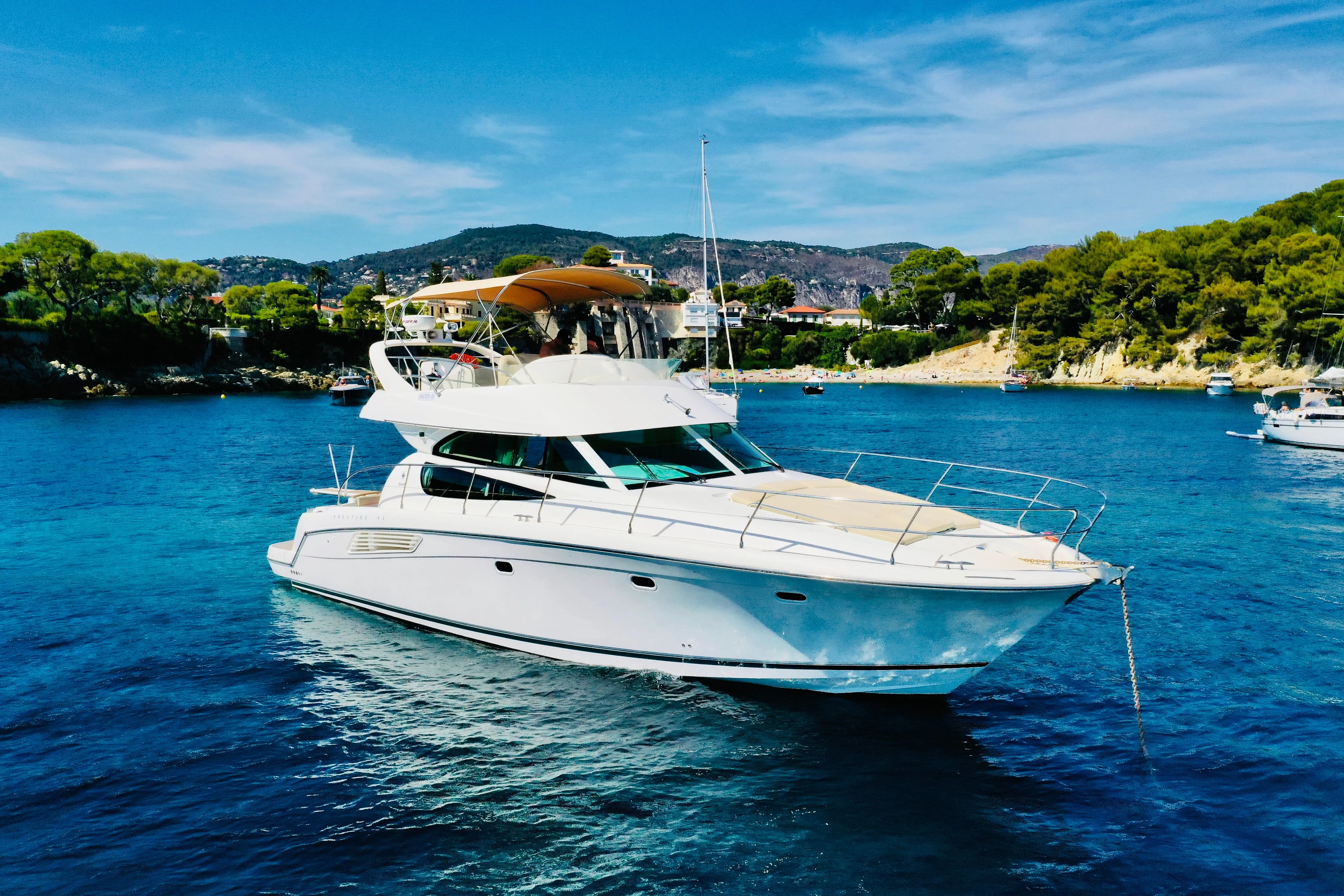 Rent a 14m Motor Yacht Jeanneau Prestige 420 F in Beaulieu-sur-Mer