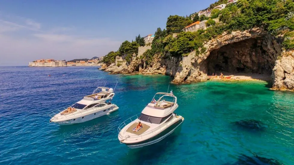 Чартер Amica - 3