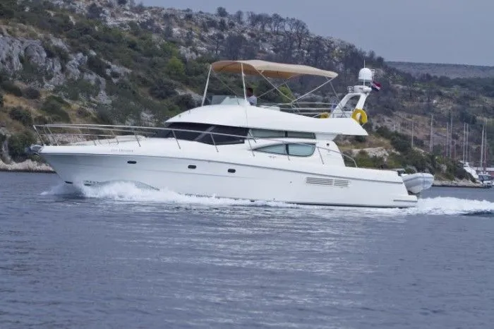 Charter a 14.55m Motor Yacht in Primošten