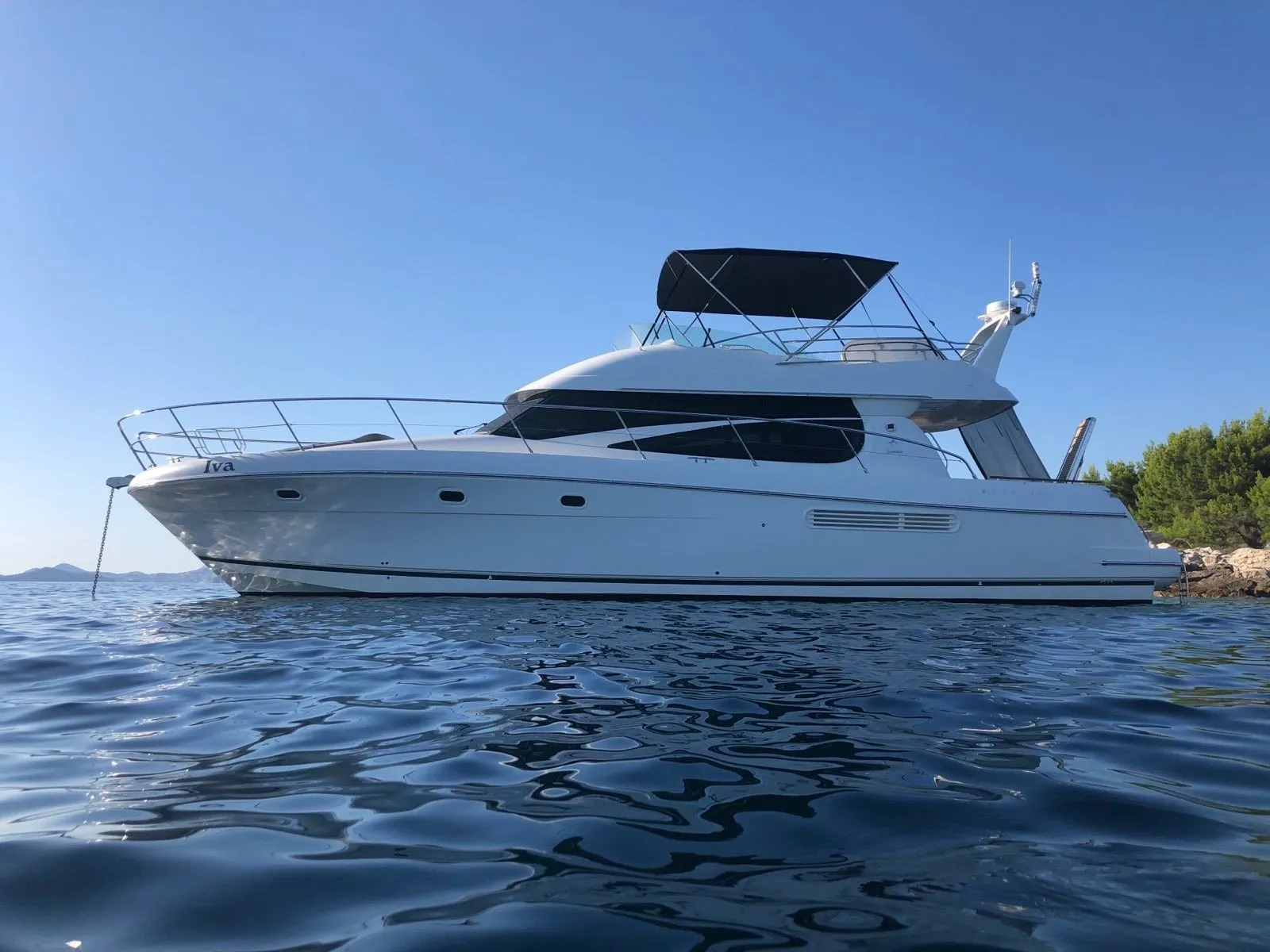 Charter a 14.55m Motor Yacht Jeanneau Prestige 46 in Dubrovnik