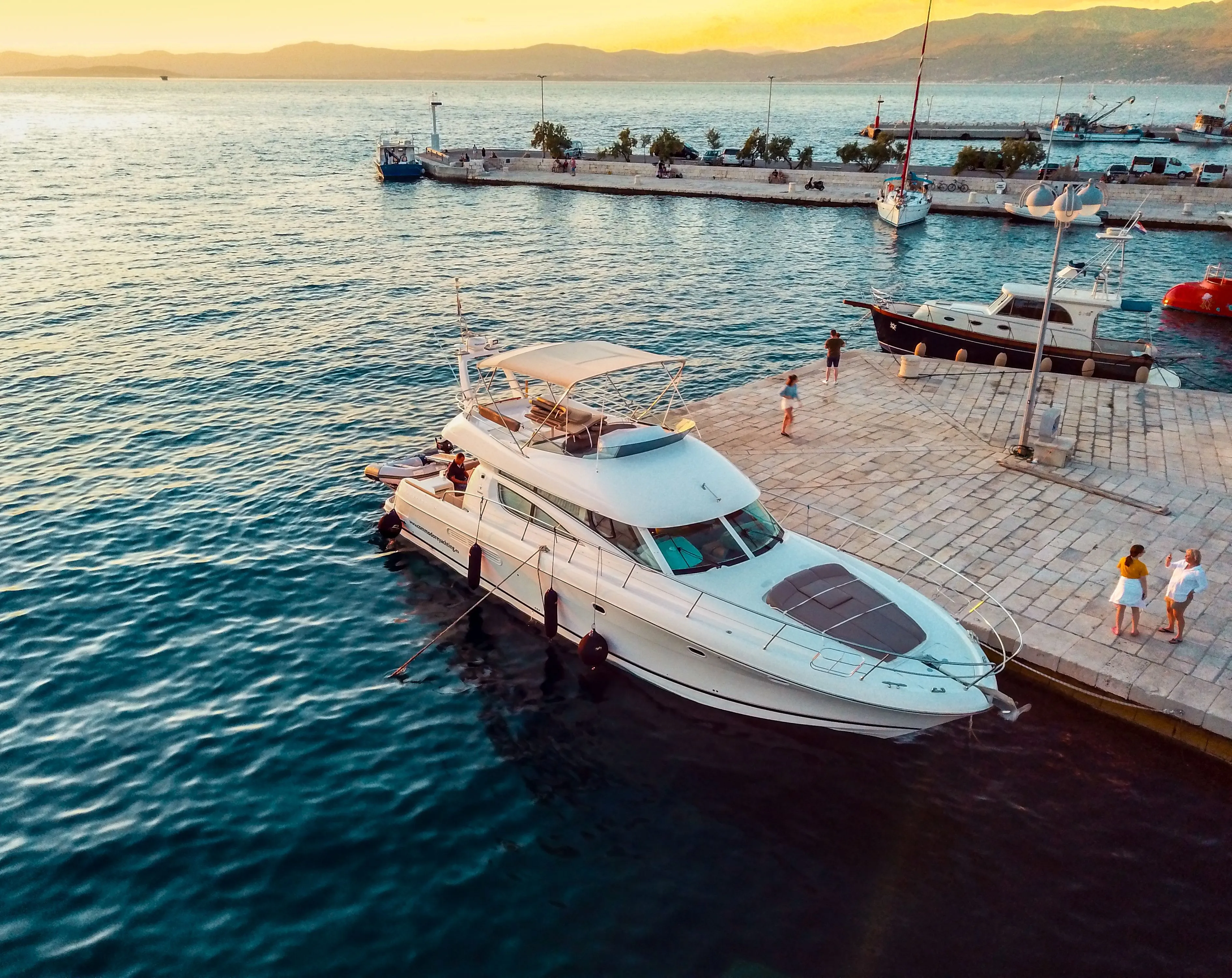 Unplugged Charterboot - 5