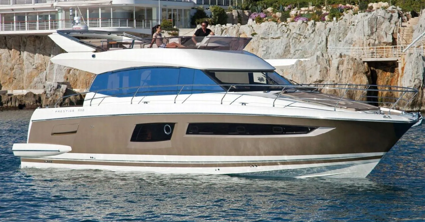 Charter a 15.2m Boat in Hyeres