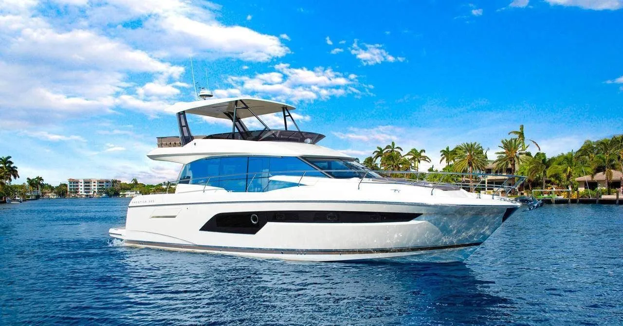 Rent a 17.92m Jeanneau Prestige 550 Motor Yacht in Hyeres