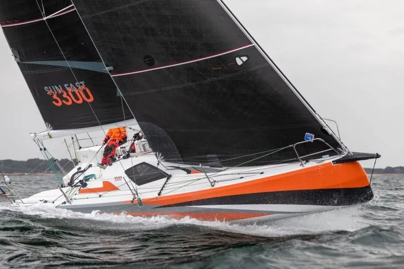 10.11m La Trinite-sur-Mer Jeanneau Sun Fast 3300 Sailing Yacht Hire