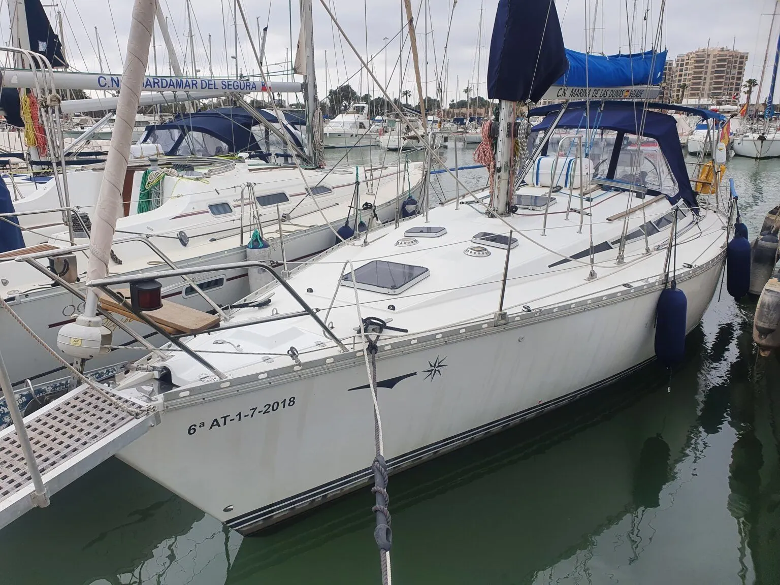 Explore Alicante on a 12.5m Jeanneau Sun Legend 41 Sailing Yacht Rental