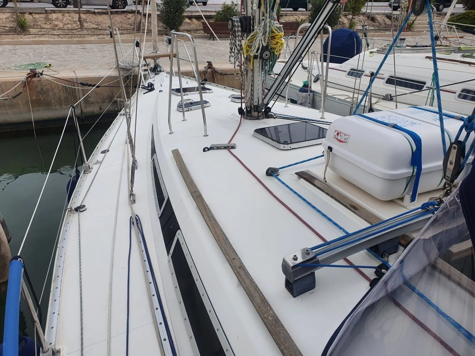 Explore Alicante on a 12.5m Jeanneau Sun Legend 41 Sailing Yacht Rental